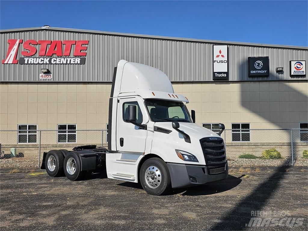 Freightliner PE116DC Camiones tractor