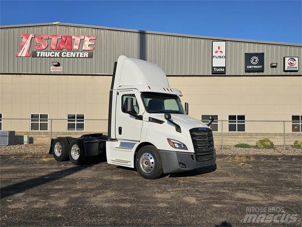 Freightliner PE116DC Camiones tractor