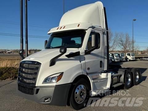 Freightliner PE116DC Camiones tractor