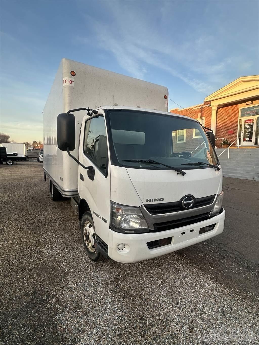 Hino 155 Camiones con caja de remolque