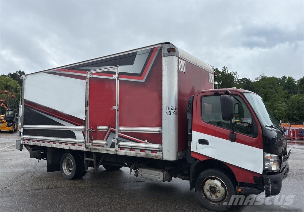 Hino 195 Camiones con caja de remolque