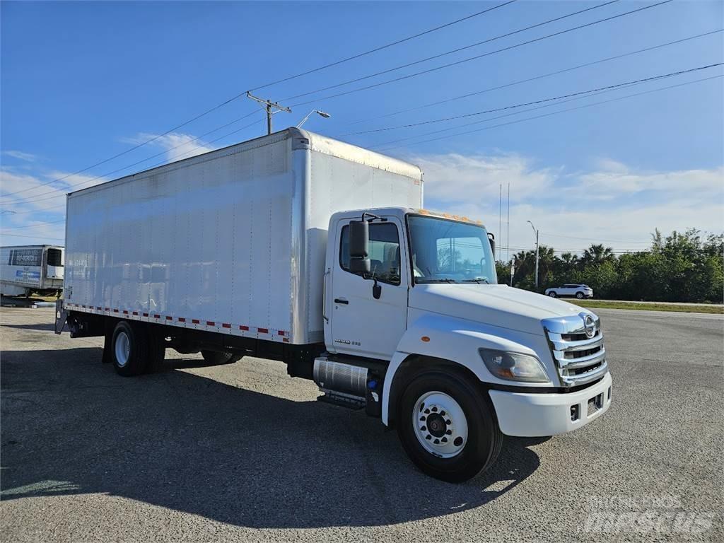 Hino 268 Camiones con caja de remolque