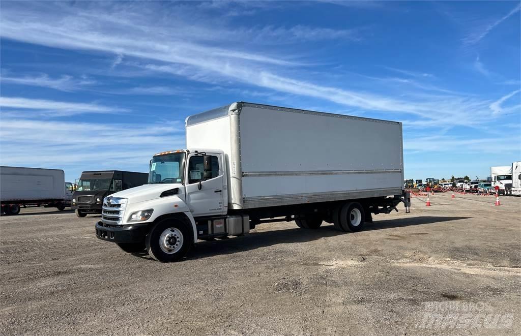 Hino 268 Camiones con caja de remolque