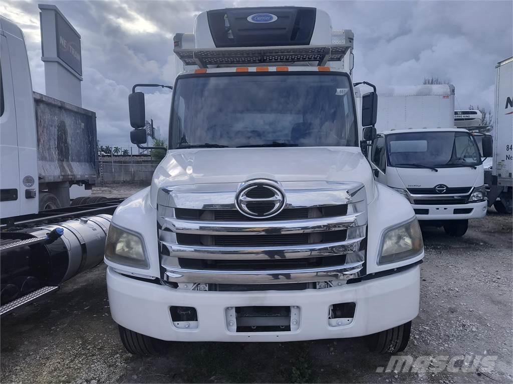 Hino 268 Camiones con caja de remolque