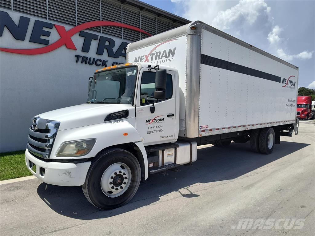 Hino 268 Camiones con caja de remolque