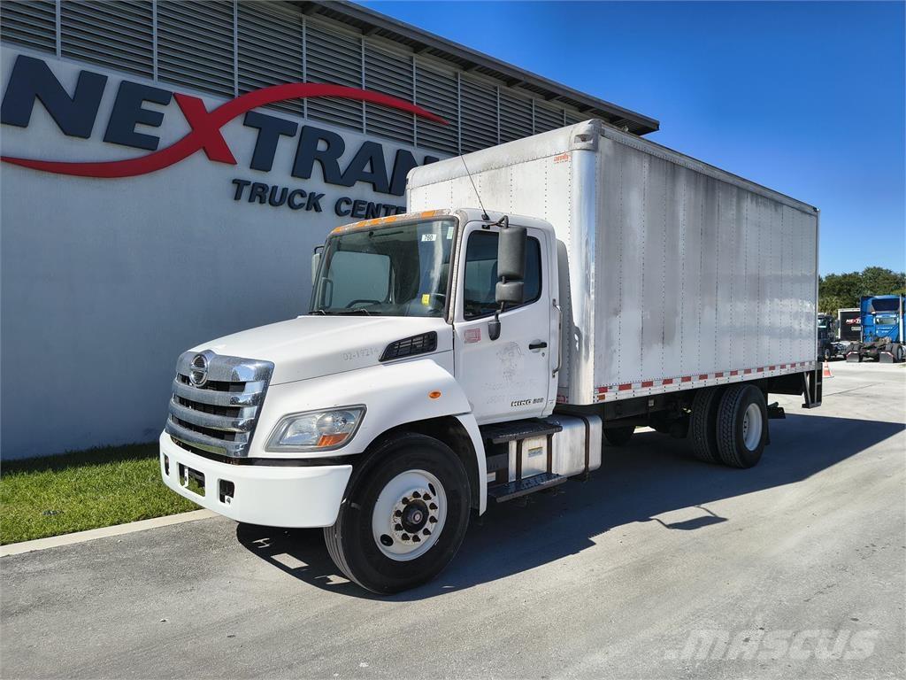 Hino 268A Camiones con caja de remolque
