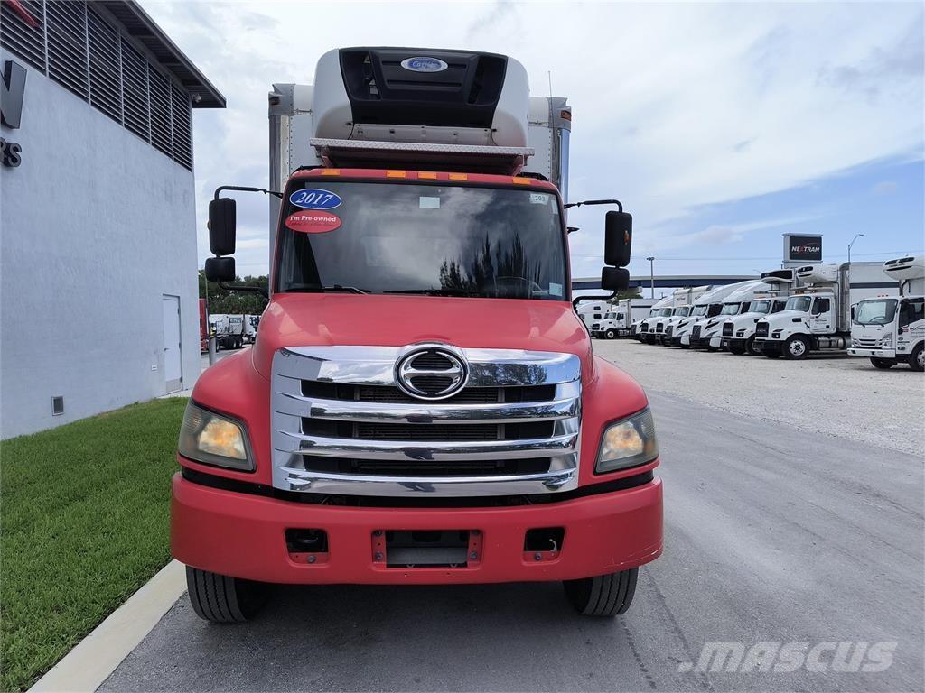 Hino 268A Camiones con caja de remolque