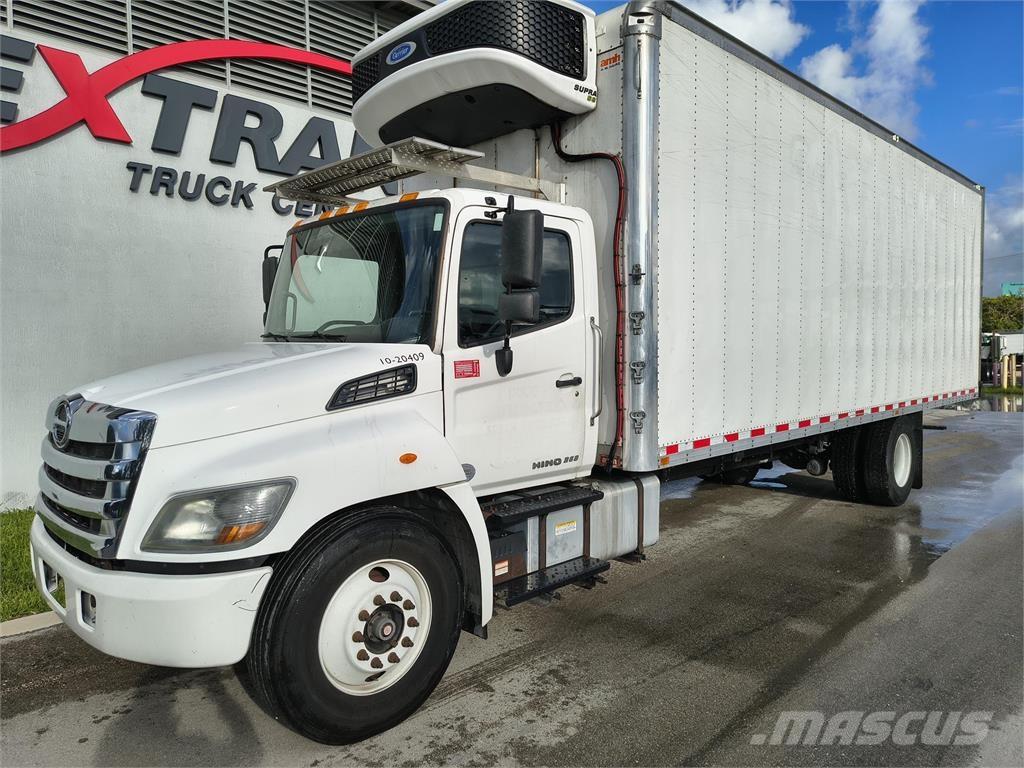 Hino 268A Camiones con caja de remolque