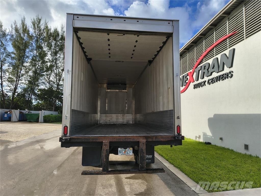 Hino 268A Camiones con caja de remolque