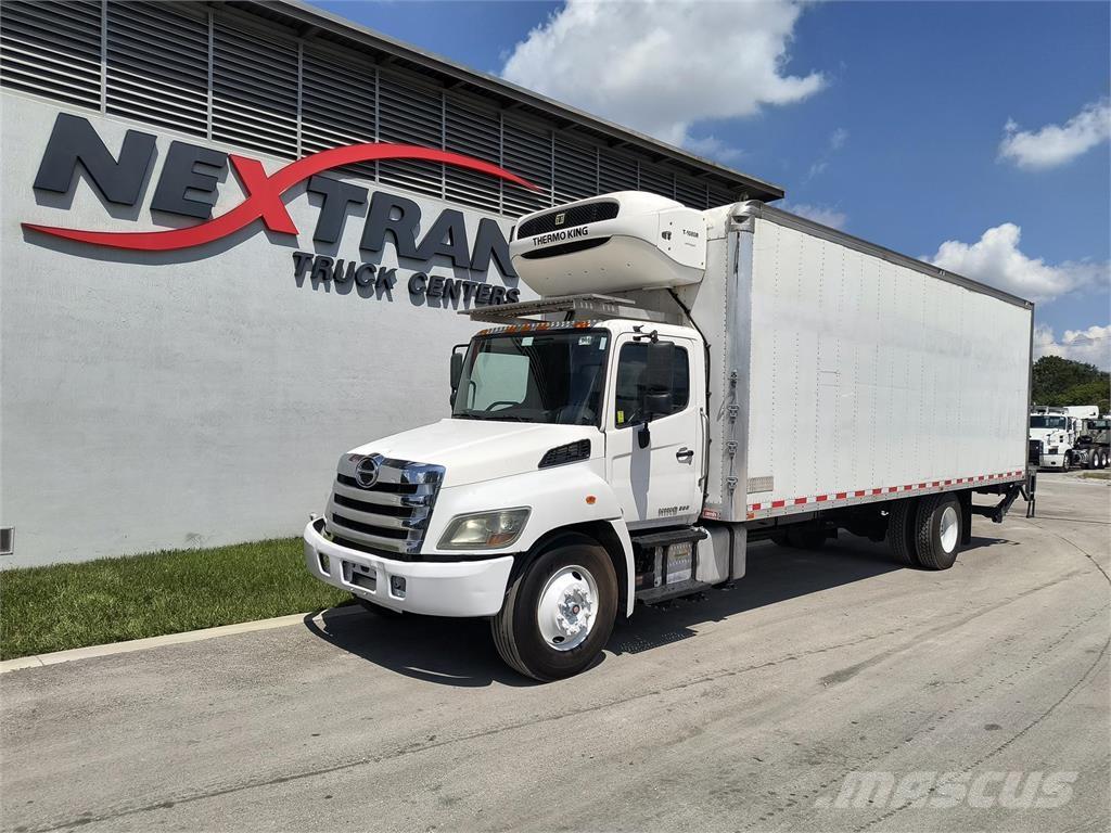 Hino 338 Camiones con caja de remolque