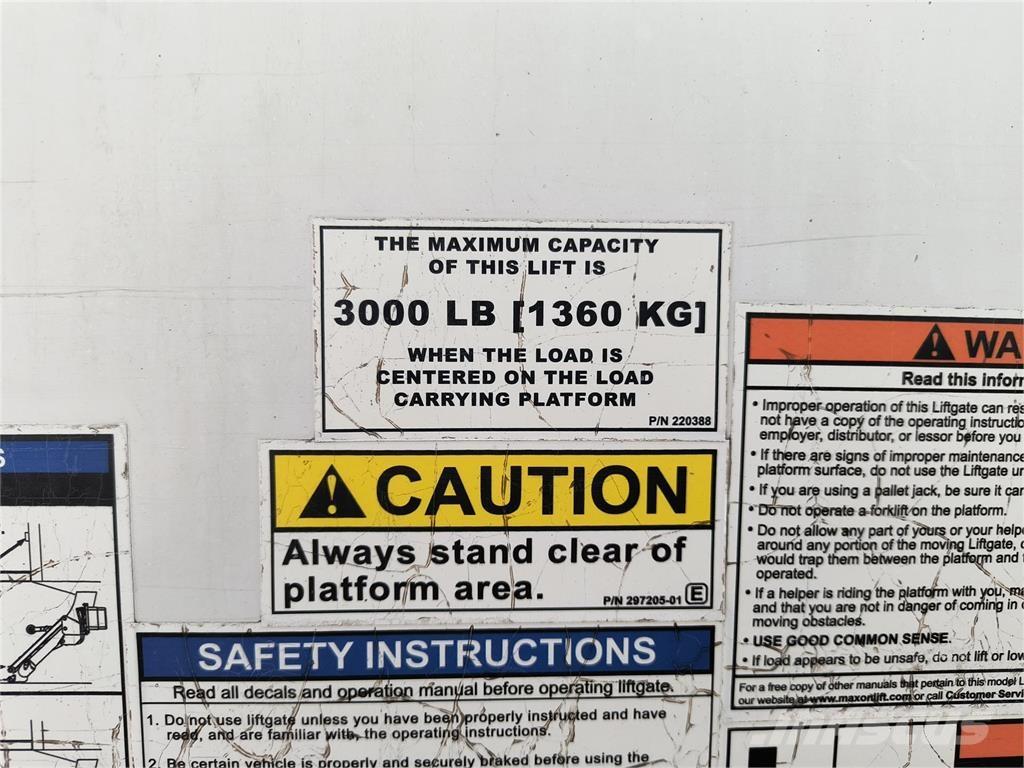 Hino 338 Camiones con caja de remolque