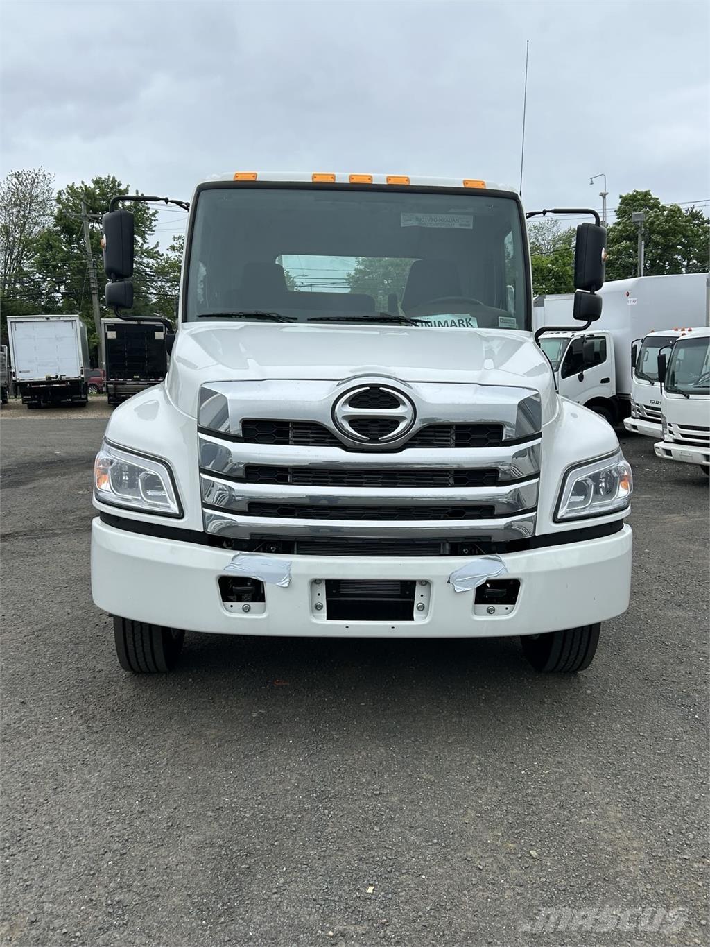 Hino L6 Camiones con chasís y cabina