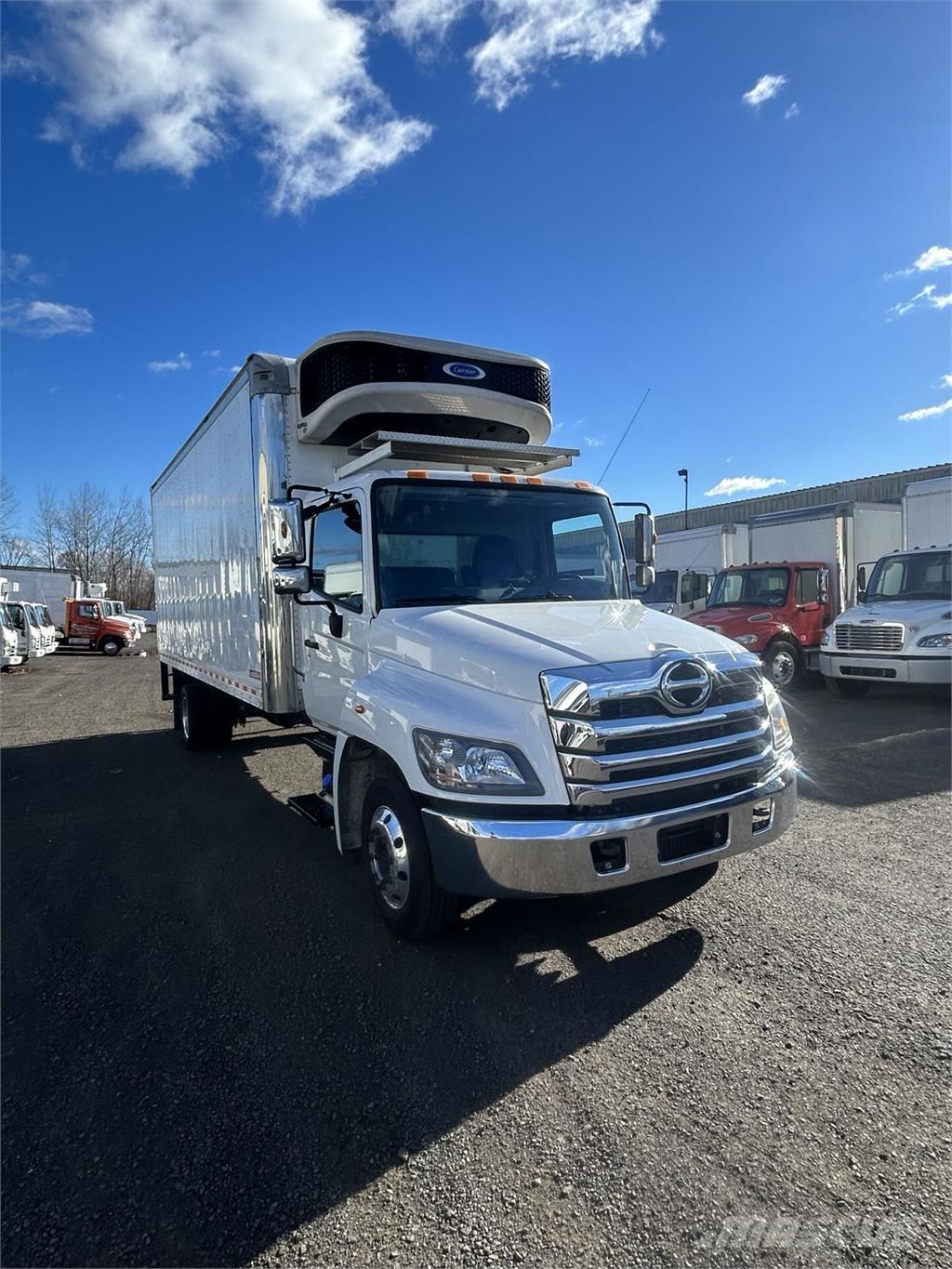 Hino L6 Camiones con caja de remolque