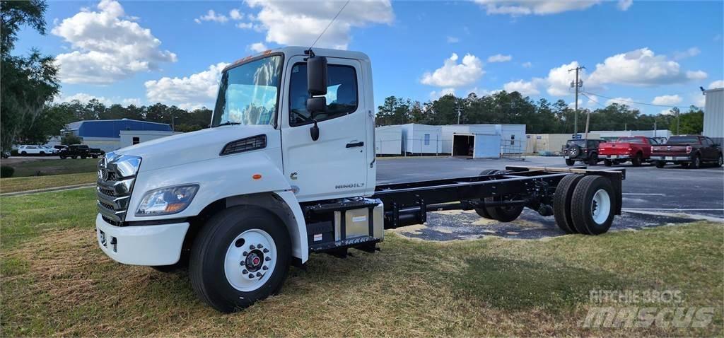 Hino L7 Camiones con chasís y cabina