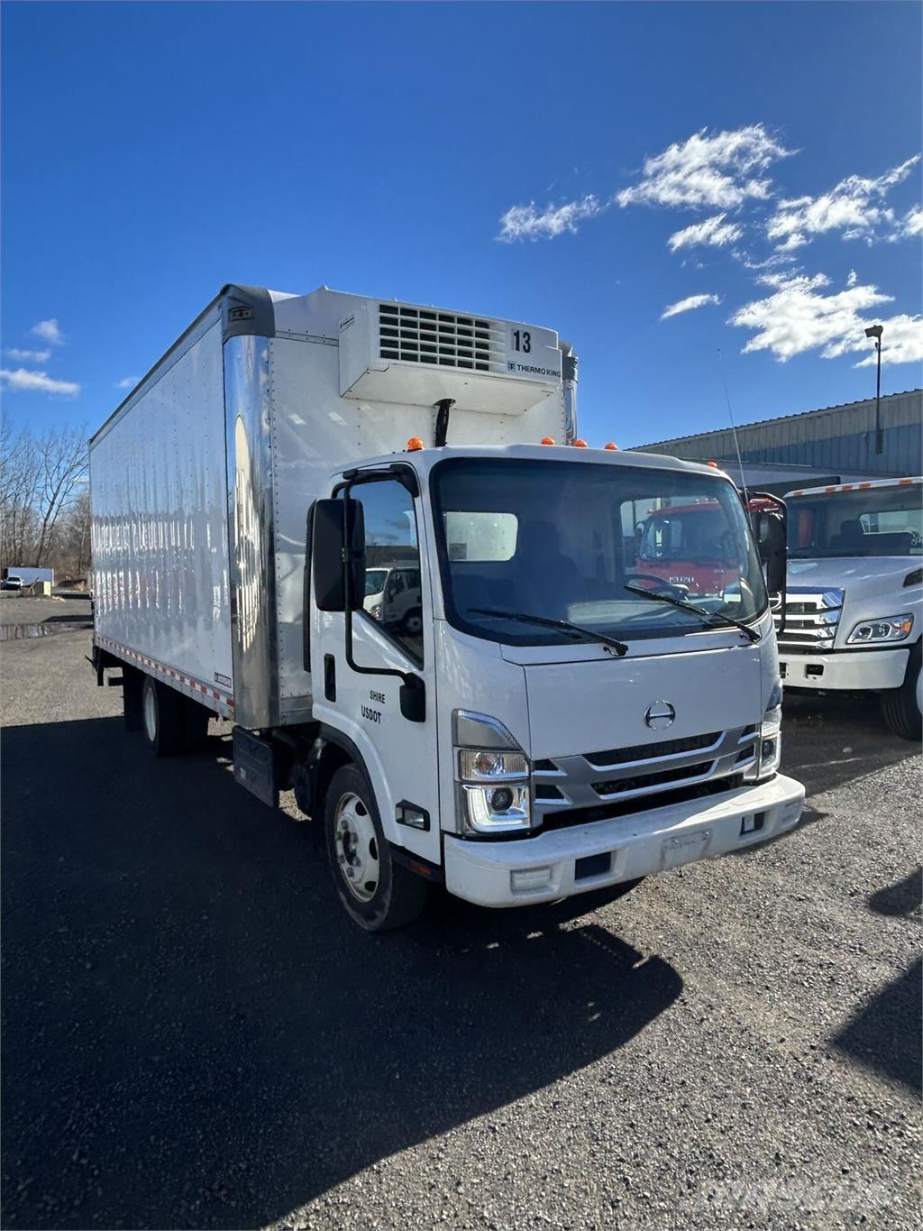 Hino S5 Camiones con caja de remolque