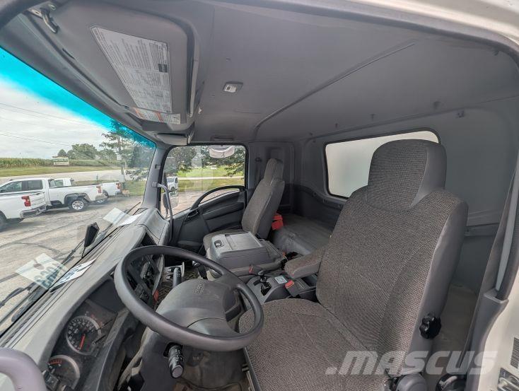 Isuzu FTR Camiones con caja de remolque