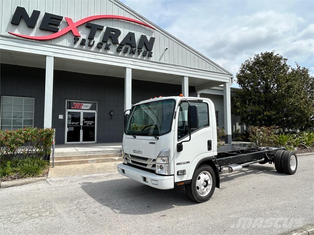 Isuzu NPR-1F404 Camiones con chasís y cabina