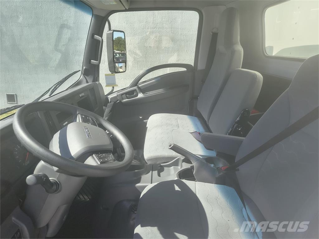 Isuzu NPR-3Y354 Camiones con caja de remolque