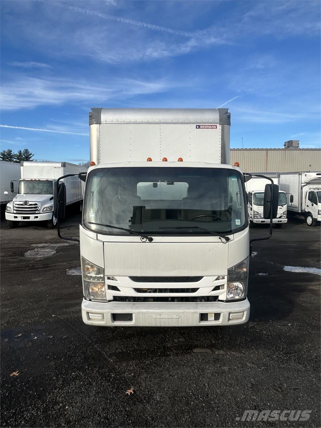 Isuzu NPR HD Camiones con caja de remolque