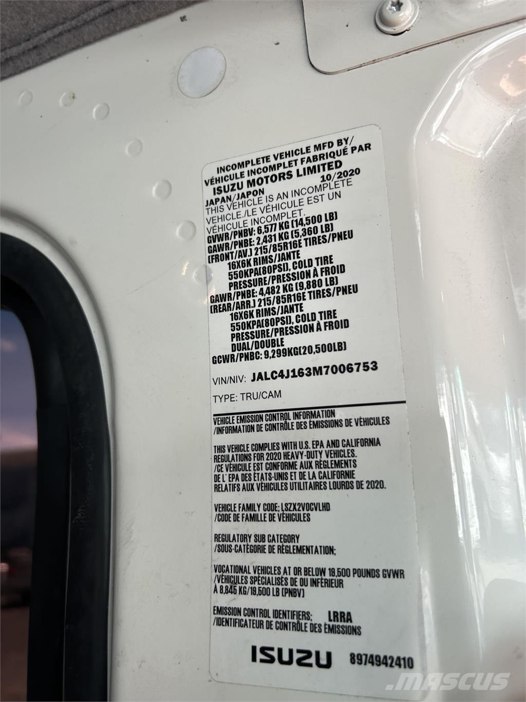 Isuzu NPR HD DC Camiones con chasís y cabina