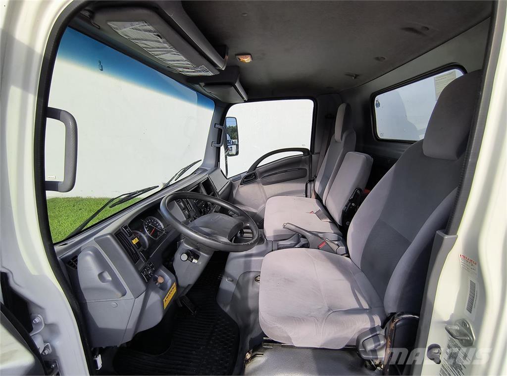 Isuzu NQR Camiones con caja de remolque