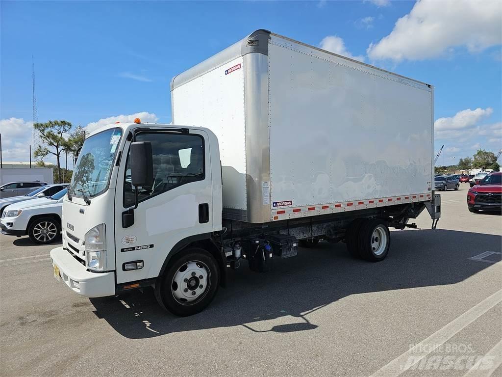 Isuzu NRR Camiones con caja de remolque