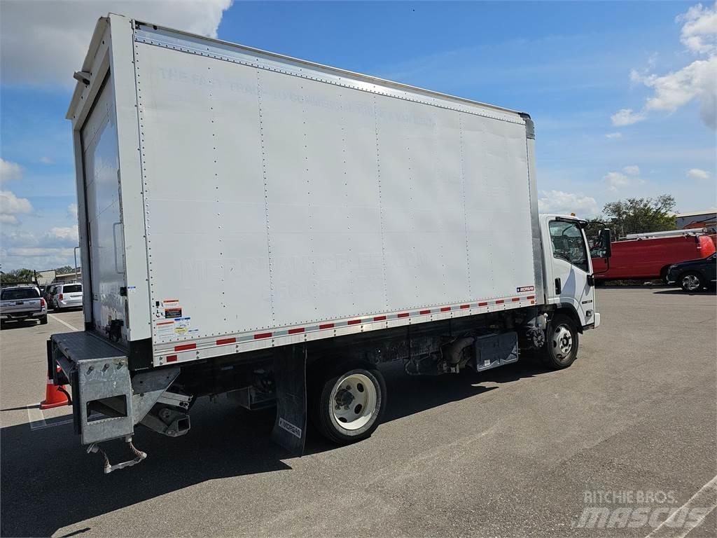 Isuzu NRR Camiones con caja de remolque