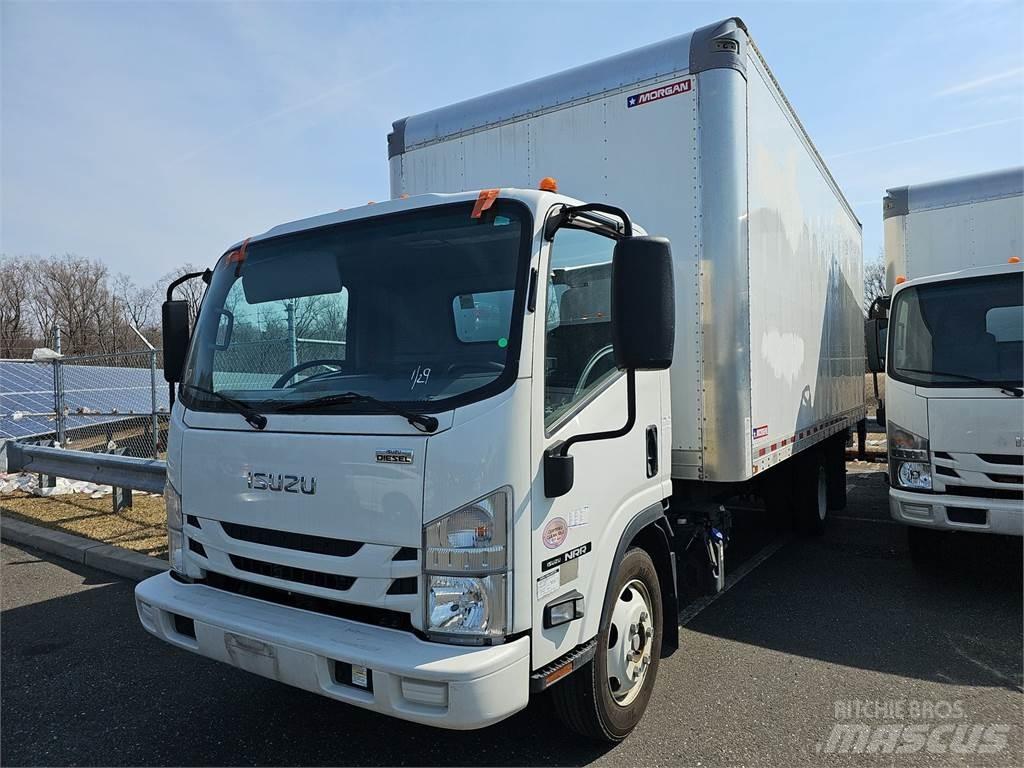 Isuzu NRR Camiones con caja de remolque