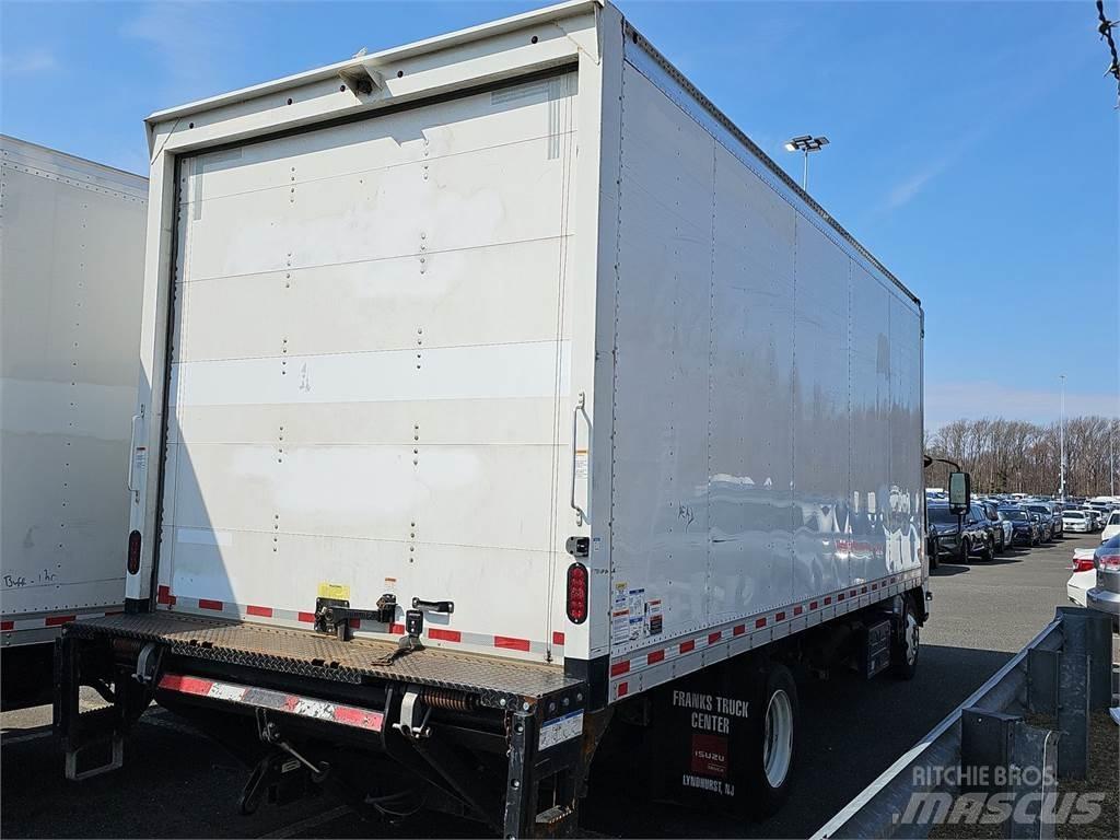 Isuzu NRR Camiones con caja de remolque