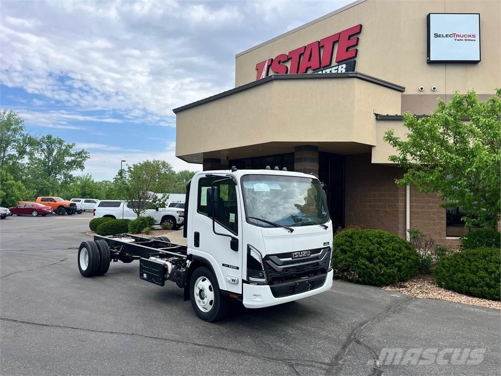 Isuzu NRR Camiones con chasís y cabina