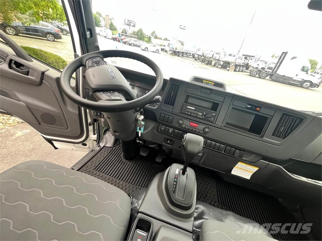 Isuzu NRR Camiones con chasís y cabina