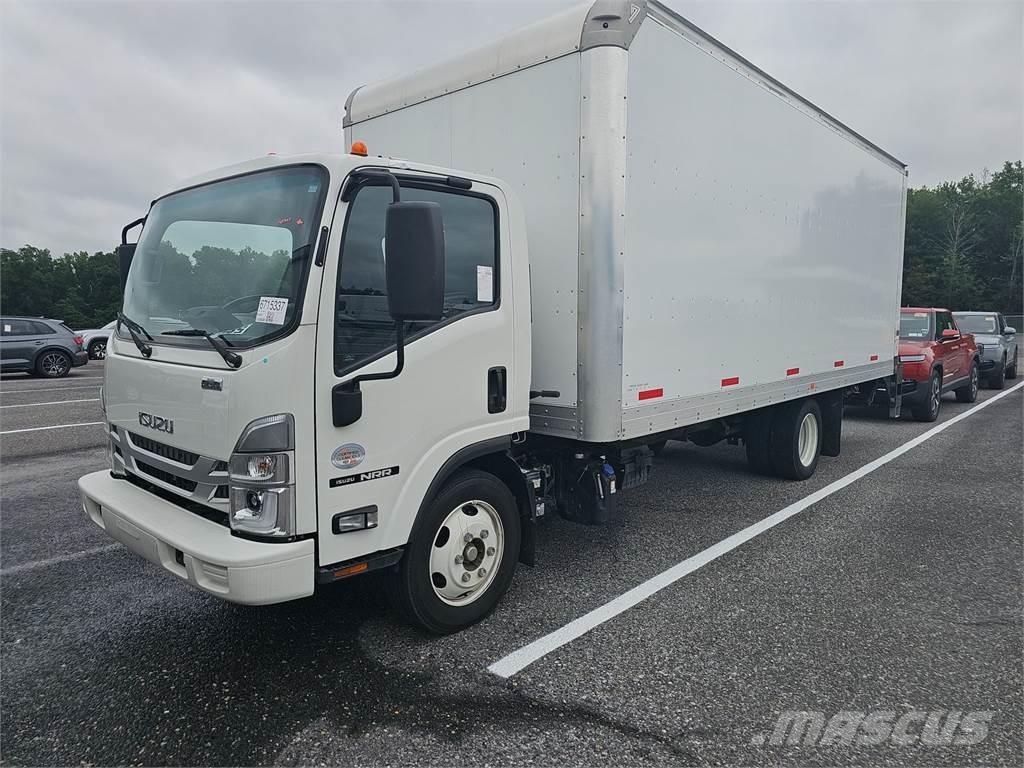 Isuzu NRR Camiones con caja de remolque