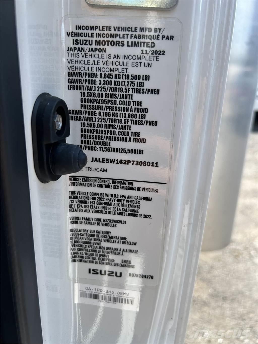 Isuzu NRR Camiones con caja de remolque