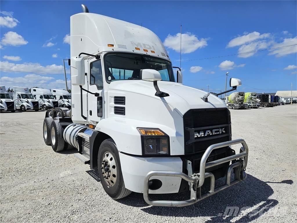 Mack AN64T Camiones tractor