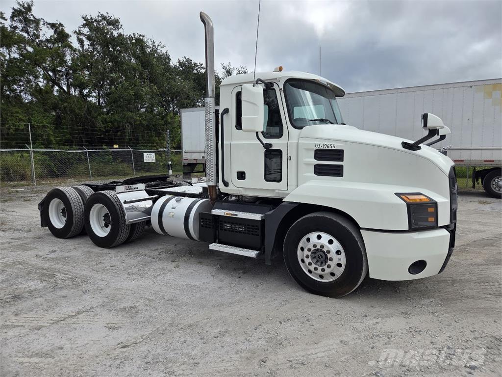 Mack AN64T Camiones tractor