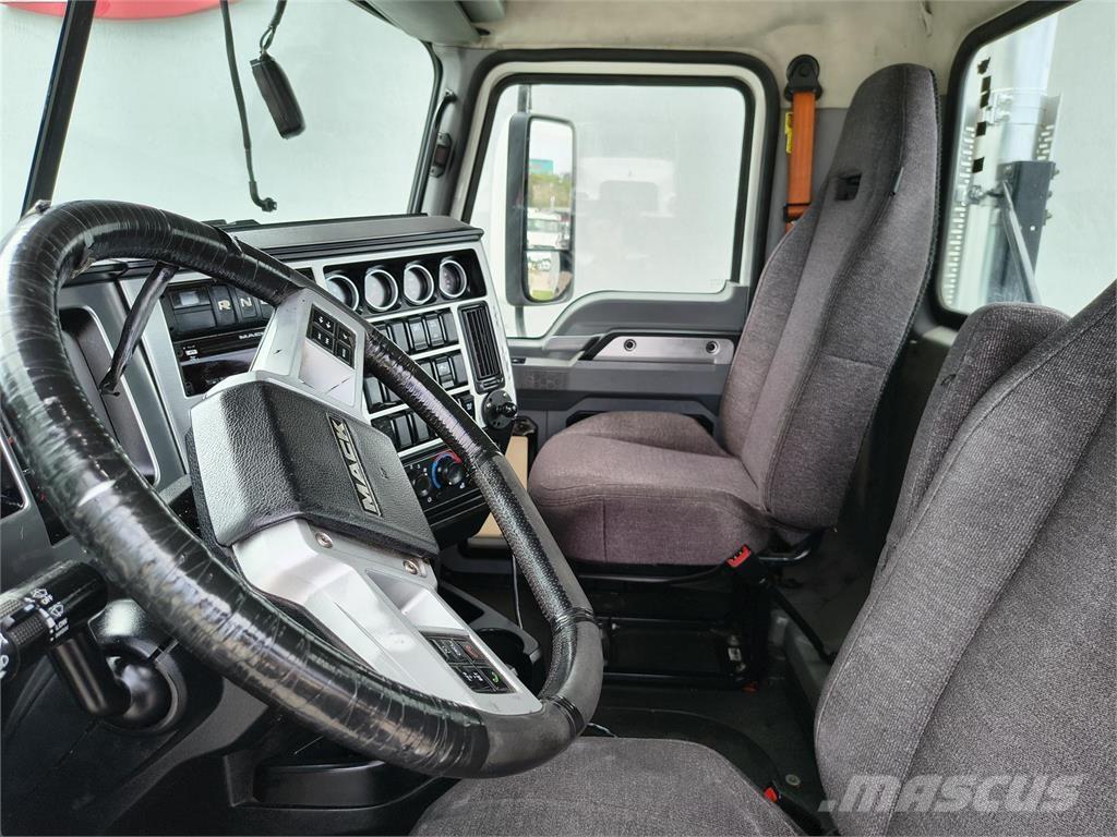 Mack AN64T Camiones tractor