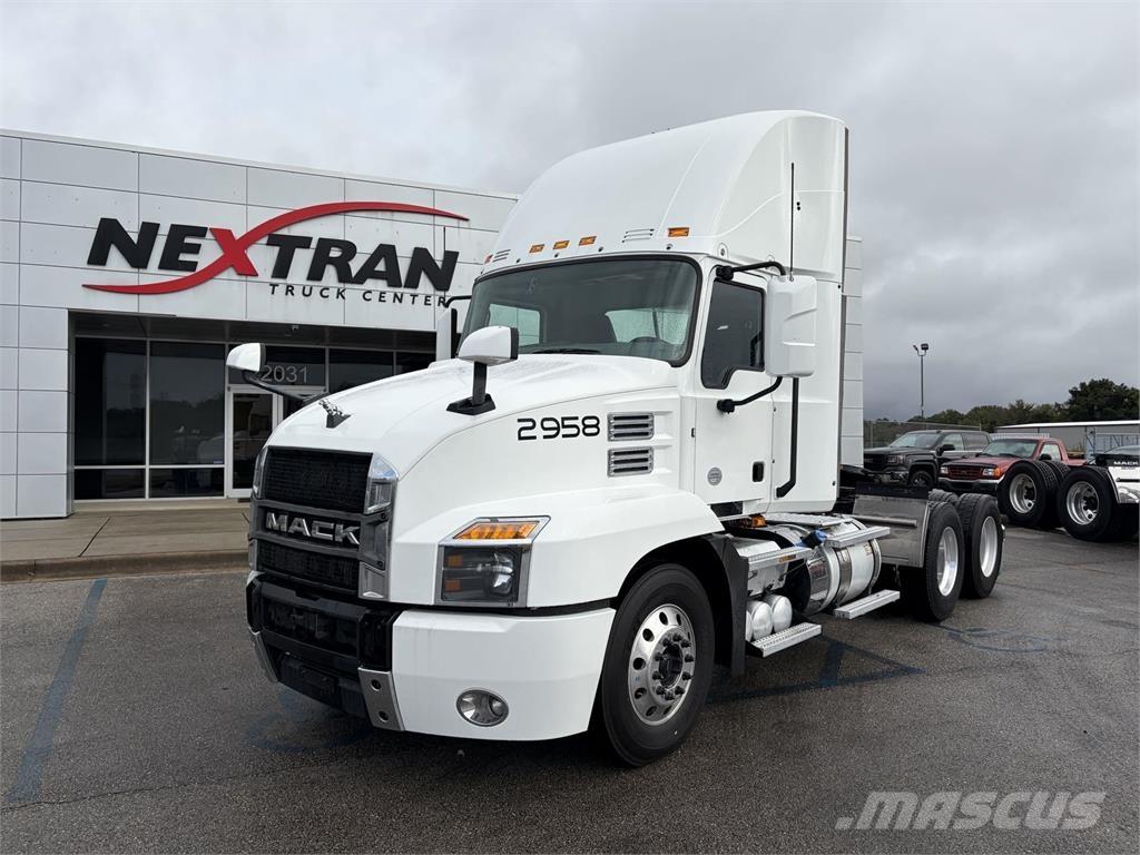 Mack AN64T Camiones tractor