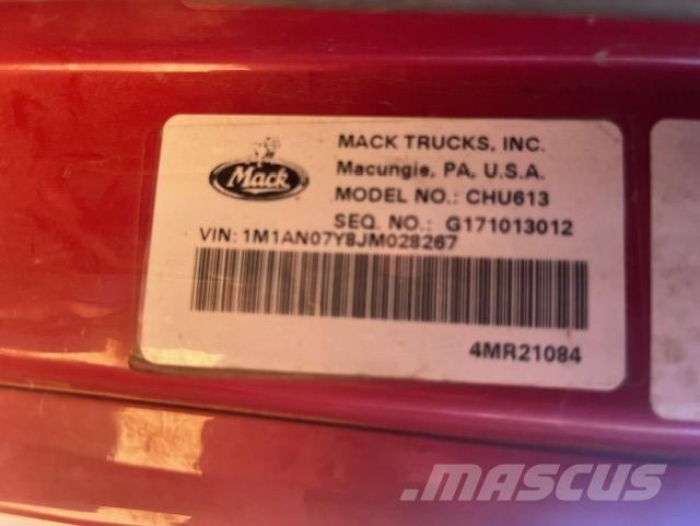 Mack CHU613 Camiones tractor