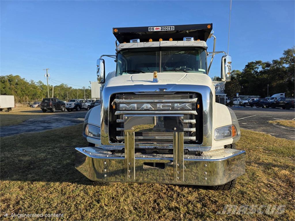 Mack GR64B Bañeras basculantes usadas