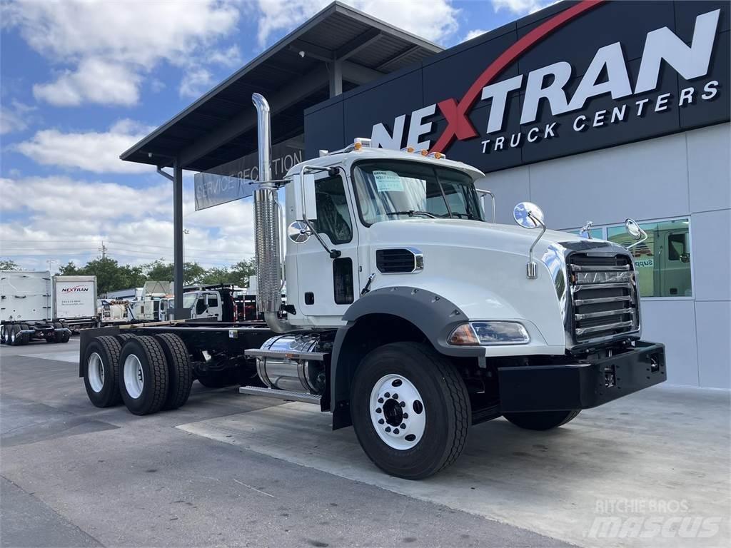 Mack GR64BX Bañeras basculantes usadas