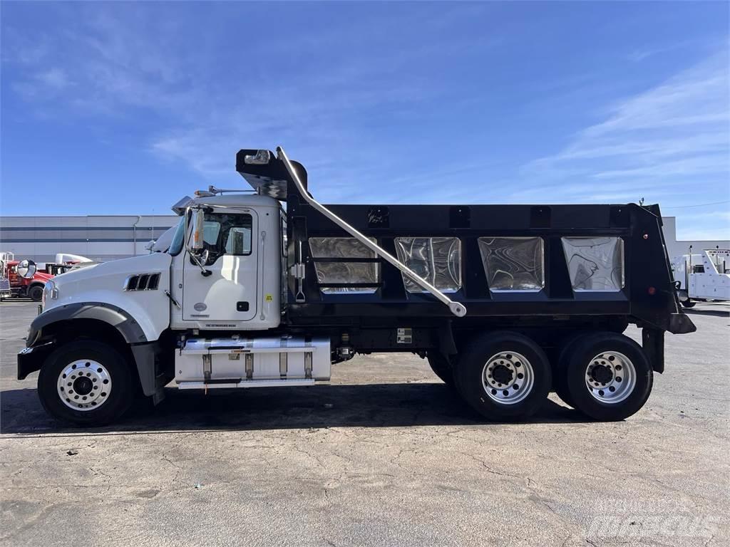 Mack GR64F Bañeras basculantes usadas