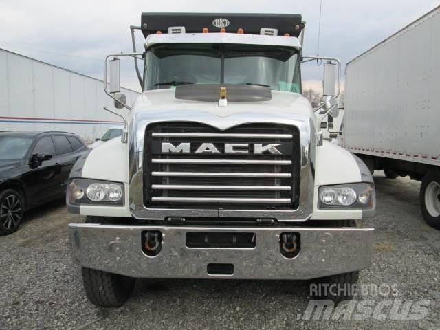 Mack GR64F Bañeras basculantes usadas