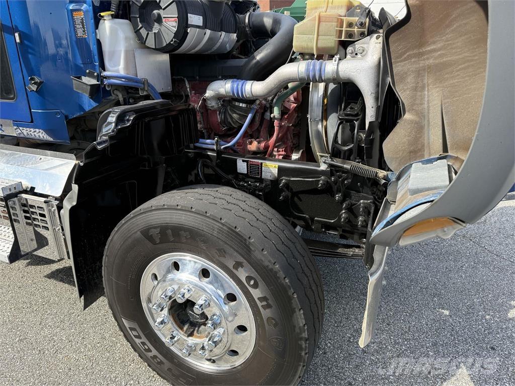 Mack GR64F Bañeras basculantes usadas