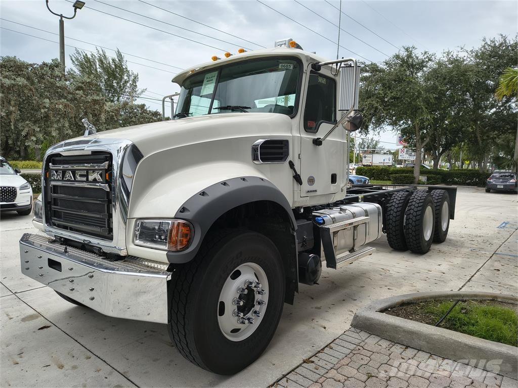 Mack GR64F Otros camiones