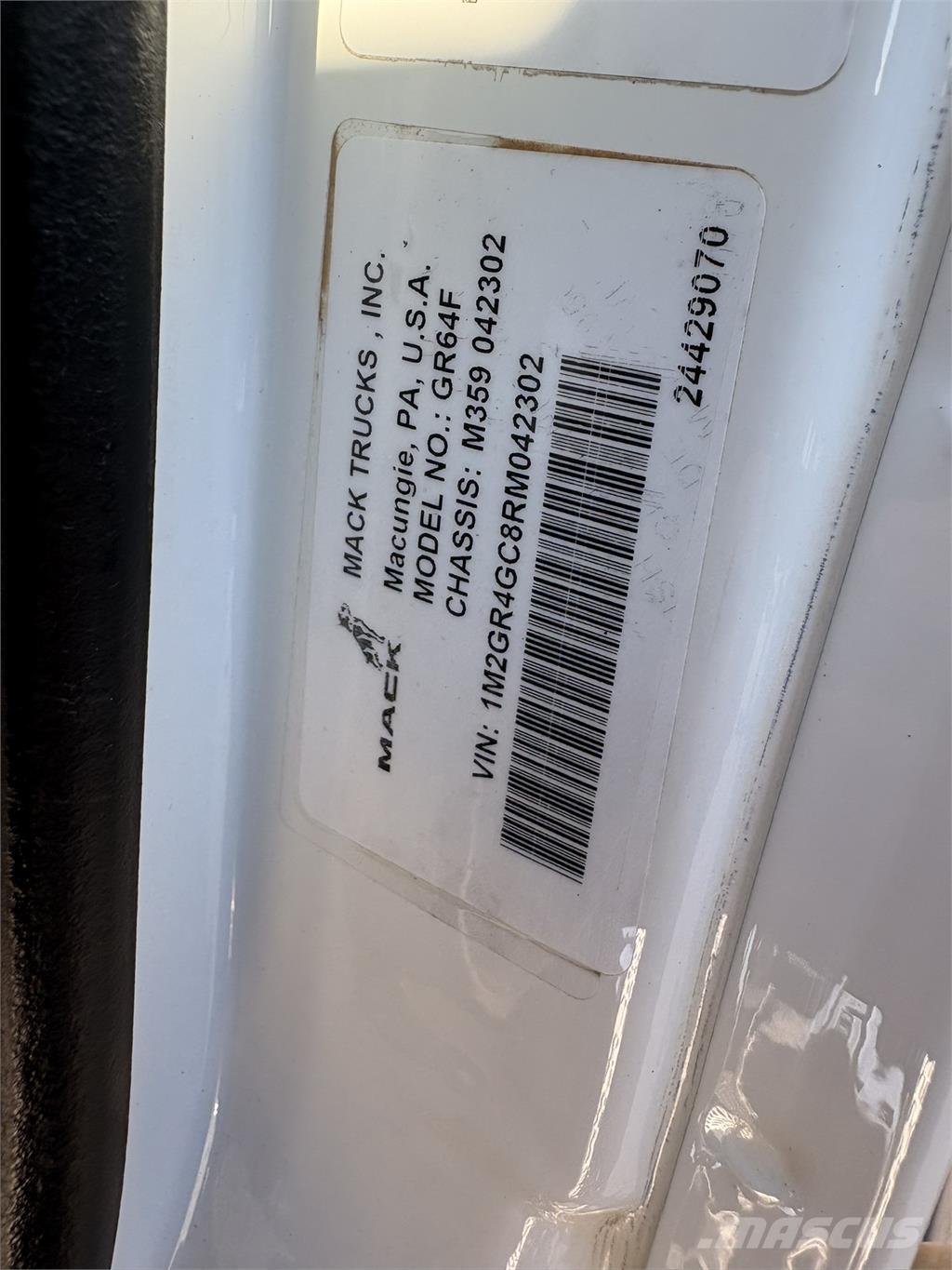 Mack GR64F Bañeras basculantes usadas