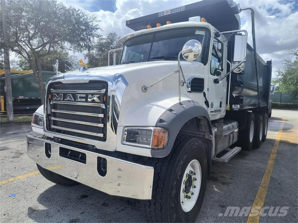Mack GR64FR Bañeras basculantes usadas