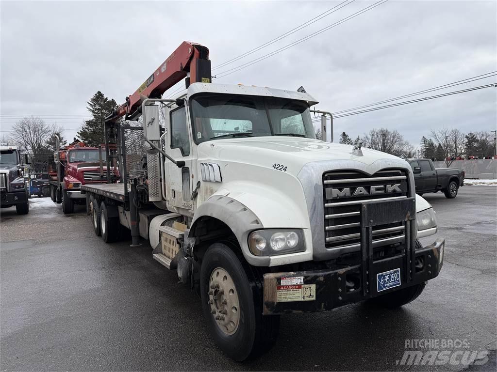 Mack GU700 Camiones con chasís y cabina