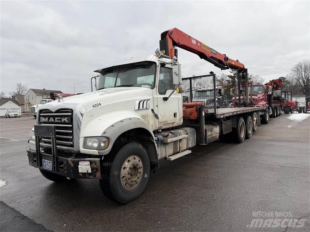 Mack GU700 Camiones con chasís y cabina