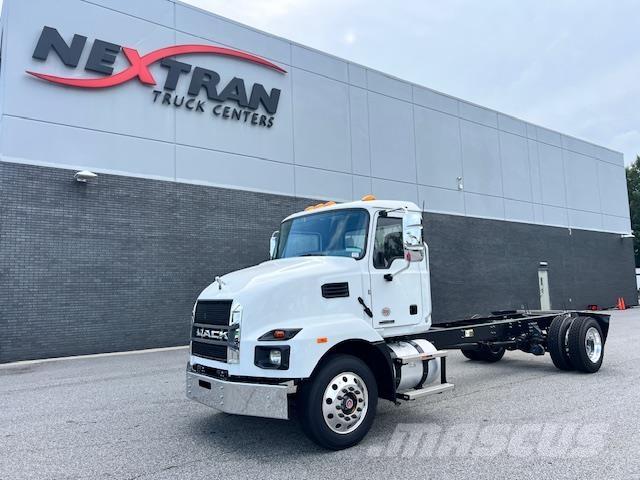Mack MD6 42R Camiones con chasís y cabina