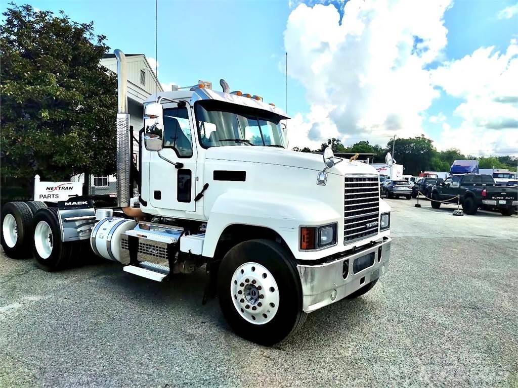 Mack PI64T Camiones tractor